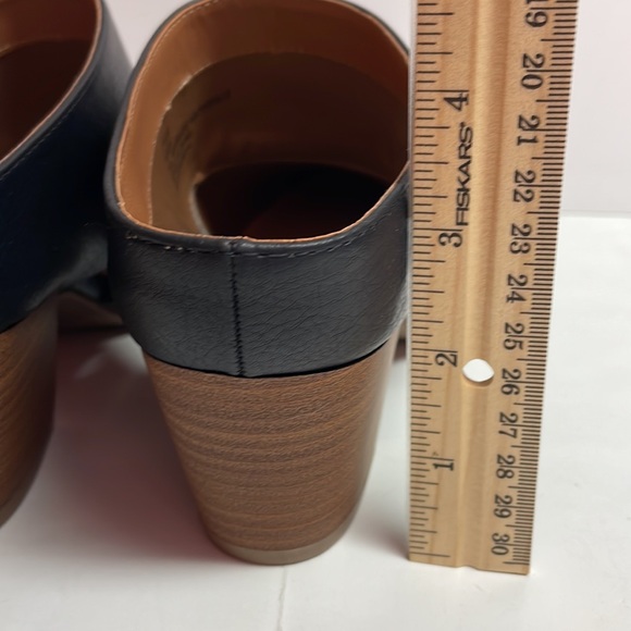 Dolcetta~Faux Leather~Pointed Toe~Block Heel~Cut-Out~Slip-On Mules~Size 7 1/2 - Picture 3 of 10